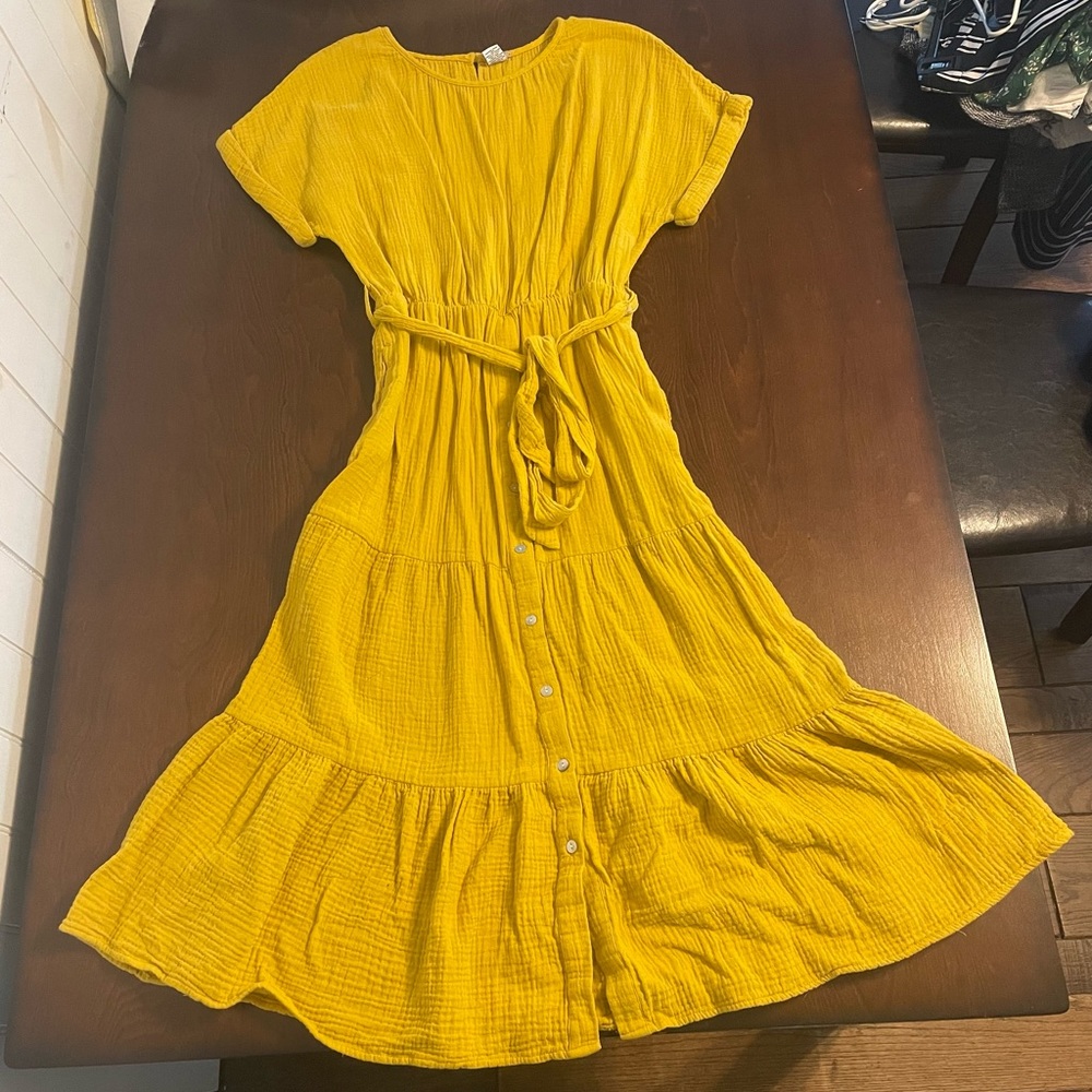 New without tags, mustard yellow size large farm like dress